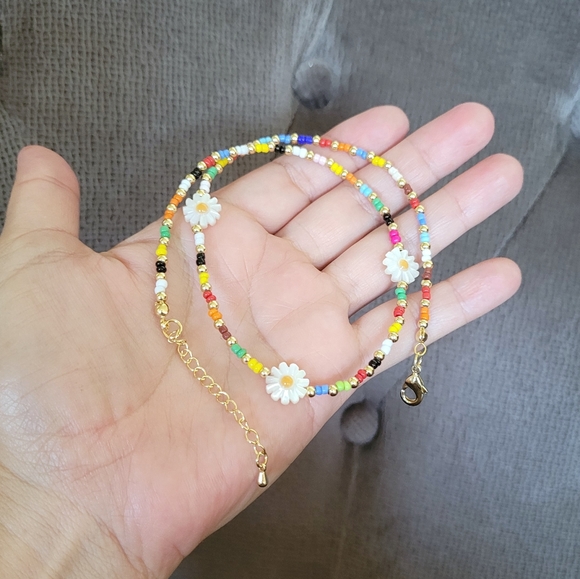 Gemelli👭 Rainbow🌈 Beads and Daisies🌼 Necklace - NWT - Picture 2 of 16